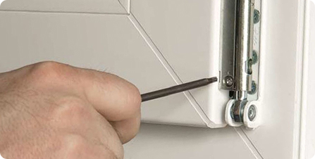 м. Текстильщики — замена петель на оконной створке