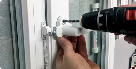 м. Тимирязевская — ремонт замка оконной ручки